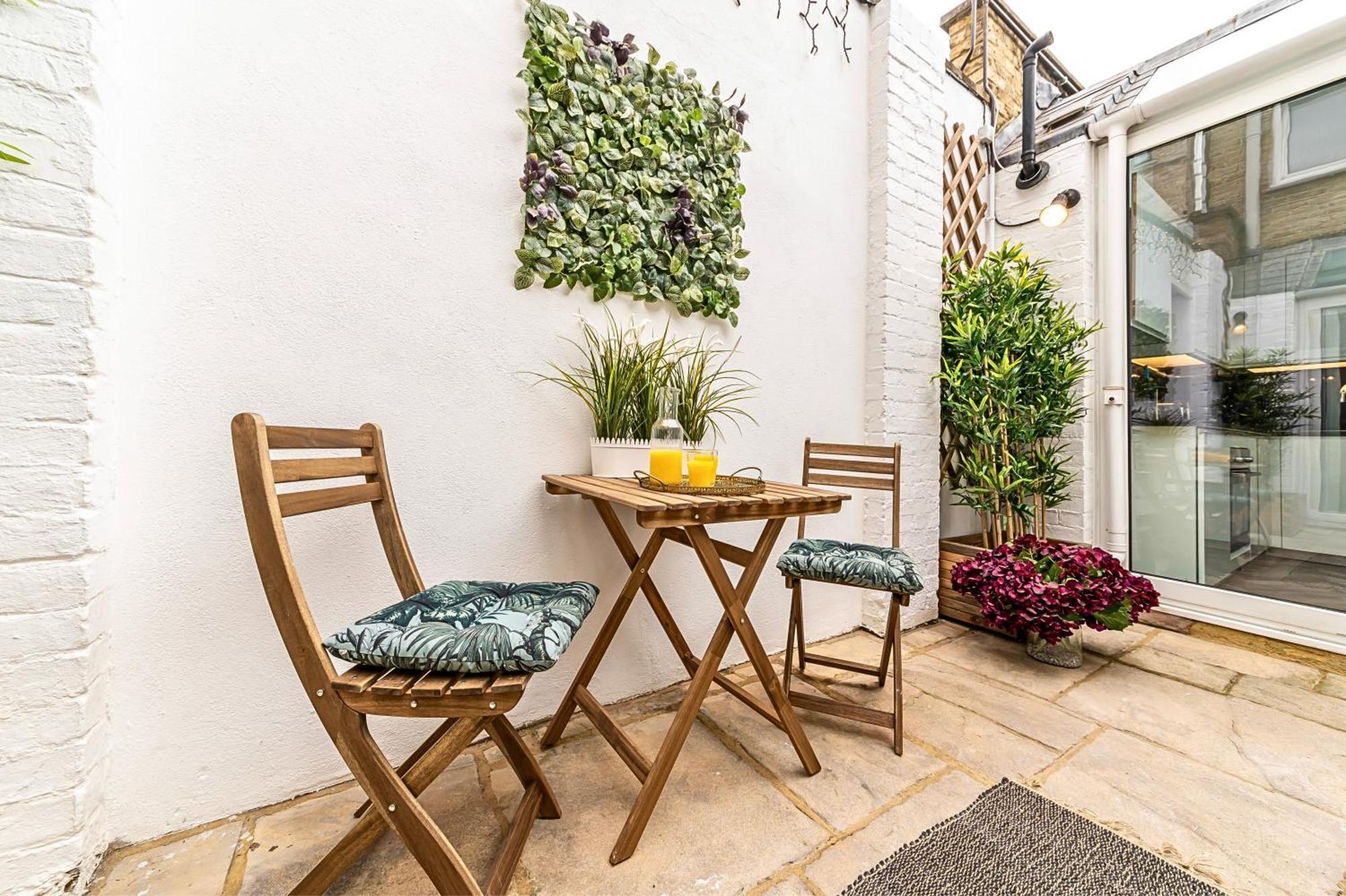 The Secret Kensington Garden Mews-2 Bedroom Full House-2 Train Lines- Spacious-Kings Road- Harrods -Chelsea Stadium-Private Small Patio London Eksteriør billede