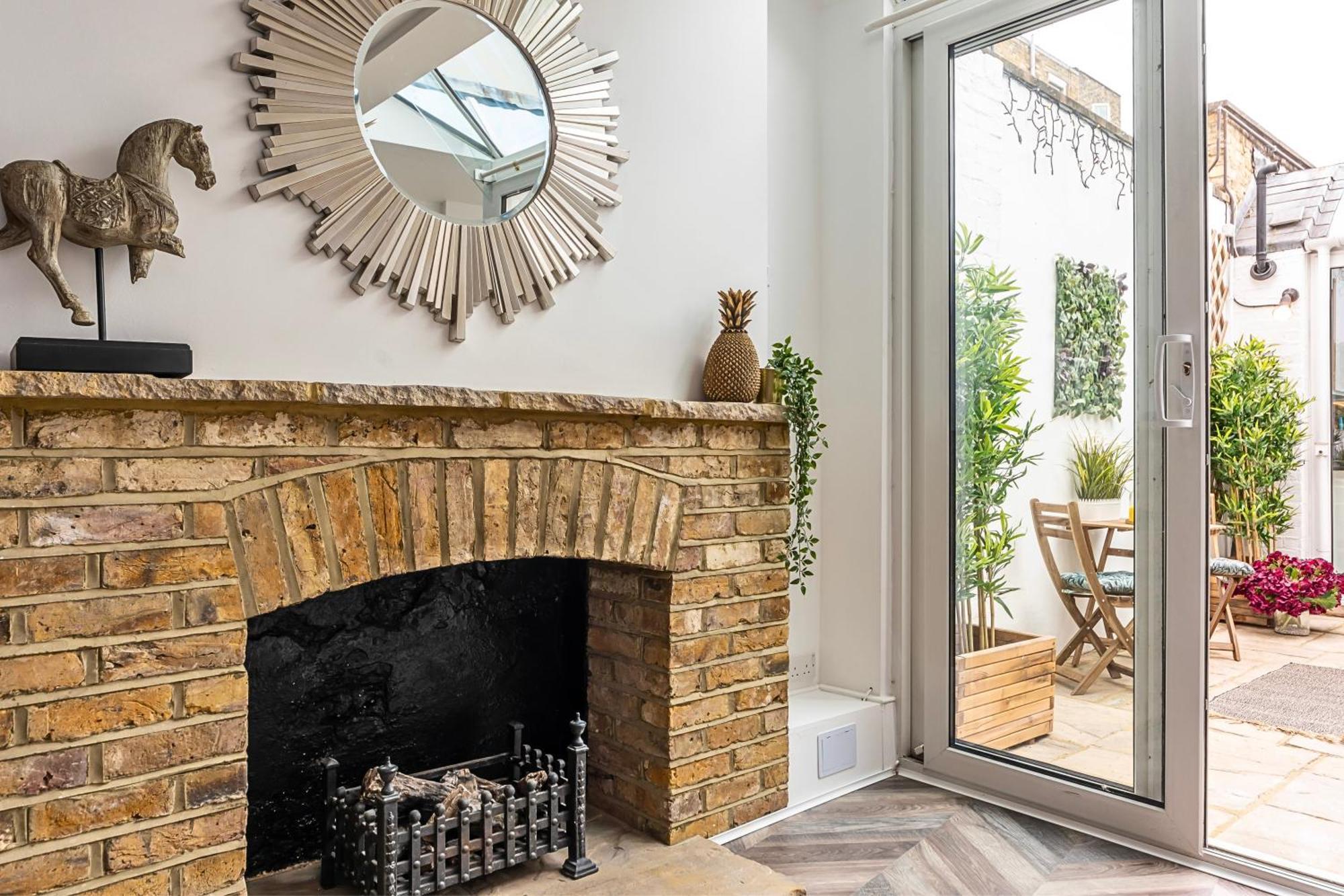 The Secret Kensington Garden Mews-2 Bedroom Full House-2 Train Lines- Spacious-Kings Road- Harrods -Chelsea Stadium-Private Small Patio London Eksteriør billede