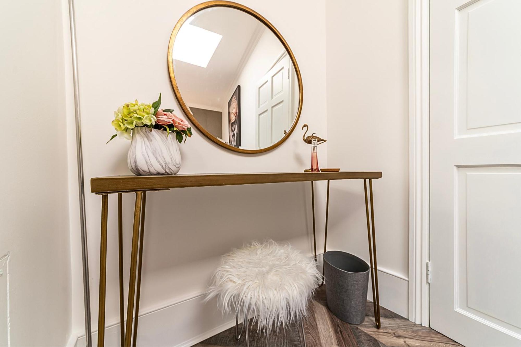 The Secret Kensington Garden Mews-2 Bedroom Full House-2 Train Lines- Spacious-Kings Road- Harrods -Chelsea Stadium-Private Small Patio London Eksteriør billede